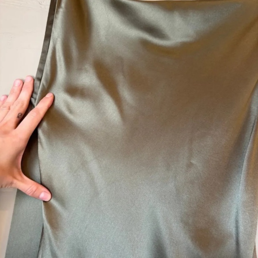 SAU LEE REVOVLE Priscilla Gown in Olive Green Draped Open Back - Picture 3 of 11